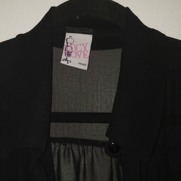 Short Sleeve Button-Up Blouse! - Picture 2 of 2